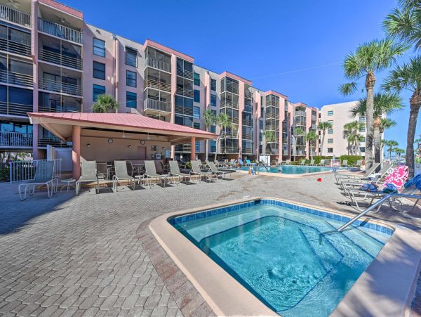 Superb Vacation Residence Bay Views Updated in Marco Island