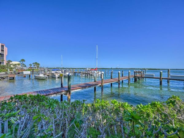 Superb Vacation Residence Bay Views Updated in Marco Island