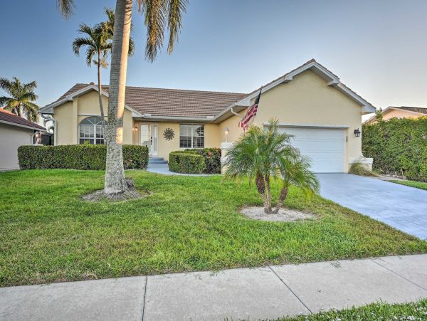 Charming Vacation Pool Home in Marco Island Sleeps 8 Guests