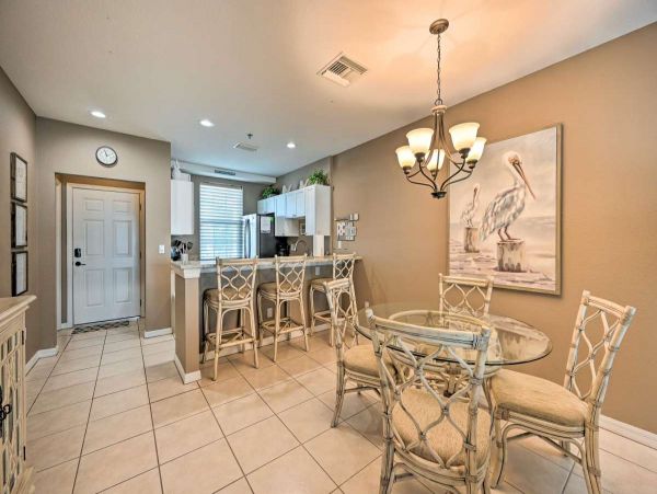 Beautiful 2 Bedroom Vacation Condo in Marco Island