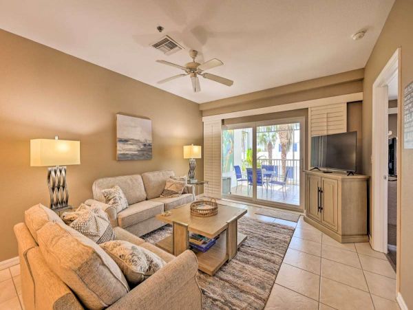 Beautiful 2 Bedroom Vacation Condo in Marco Island