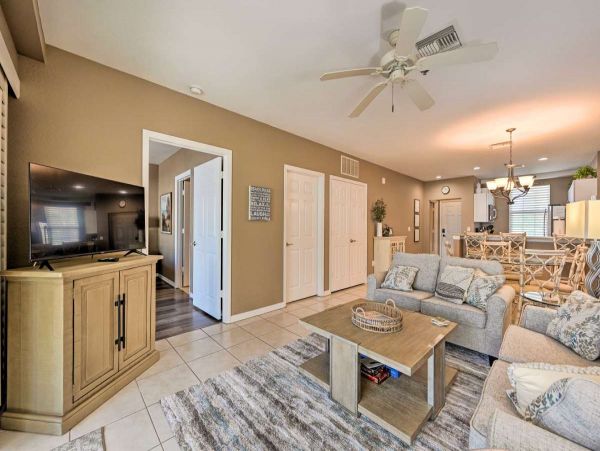 Beautiful 2 Bedroom Vacation Condo in Marco Island