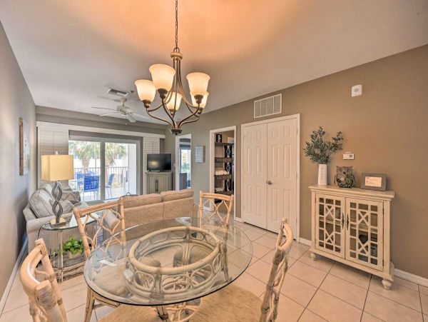 Beautiful 2 Bedroom Vacation Condo in Marco Island