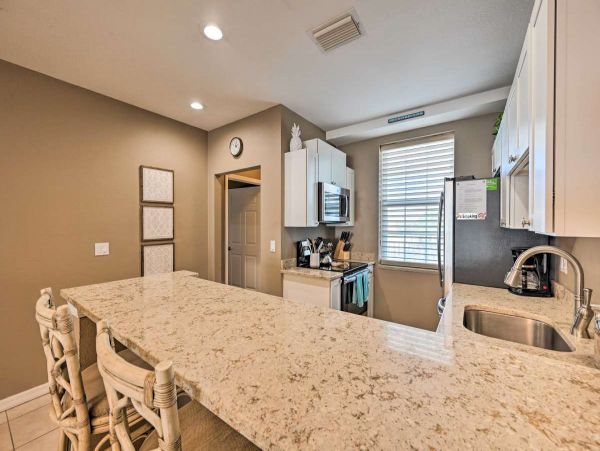 Beautiful 2 Bedroom Vacation Condo in Marco Island