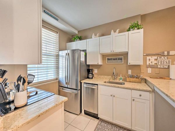 Beautiful 2 Bedroom Vacation Condo in Marco Island