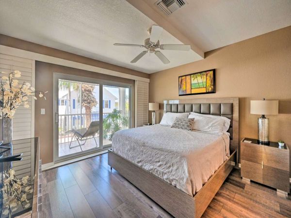 Beautiful 2 Bedroom Vacation Condo in Marco Island