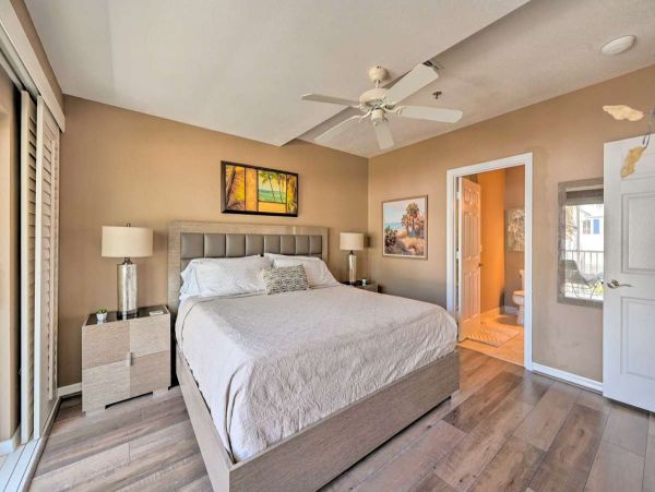 Beautiful 2 Bedroom Vacation Condo in Marco Island