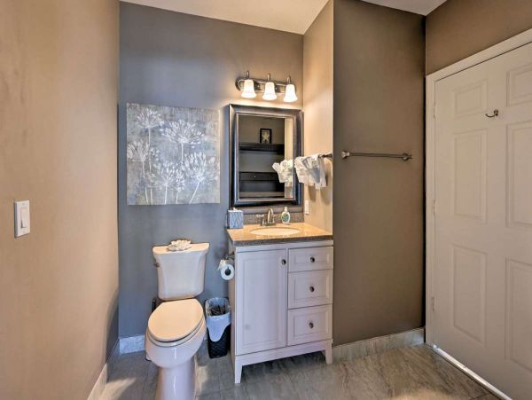 Beautiful 2 Bedroom Vacation Condo in Marco Island