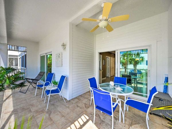 Beautiful 2 Bedroom Vacation Condo in Marco Island
