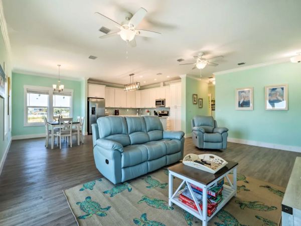 Mexico Beach Vacation Home Short Walk to Beach Sleeps 6