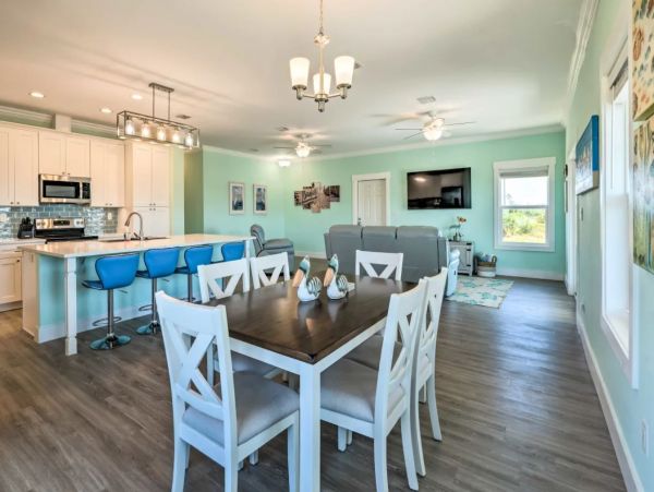 Mexico Beach Vacation Home Short Walk to Beach Sleeps 6