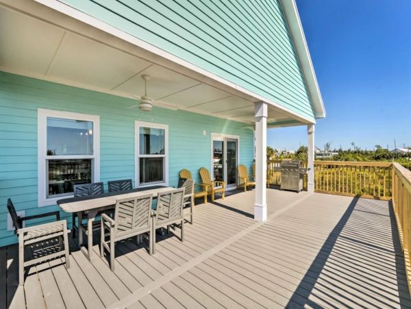 Mexico Beach Vacation Home Short Walk to Beach Sleeps 6