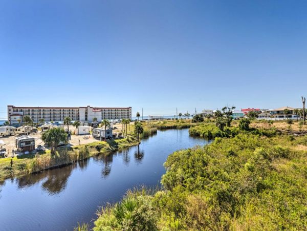 Mexico Beach Vacation Home Short Walk to Beach Sleeps 6