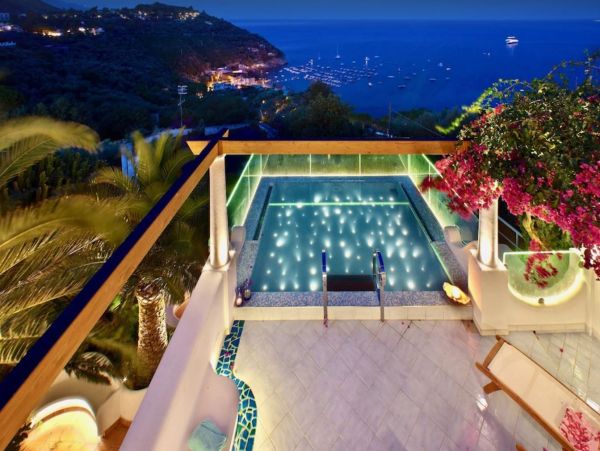 Luxury Vacation Villa in Sorrento with Private Pool & Hot Tub