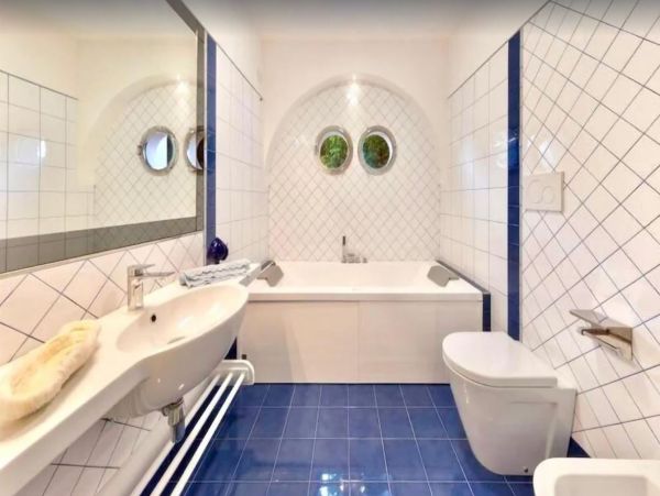 Luxury Vacation Villa in Sorrento with Private Pool & Hot Tub