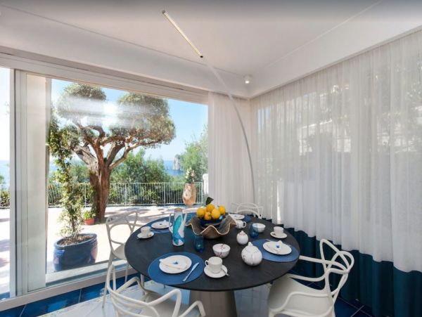 Luxury Vacation Villa in Sorrento with Private Pool & Hot Tub