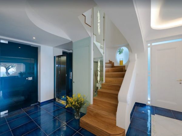 Luxury Vacation Villa in Sorrento with Private Pool & Hot Tub