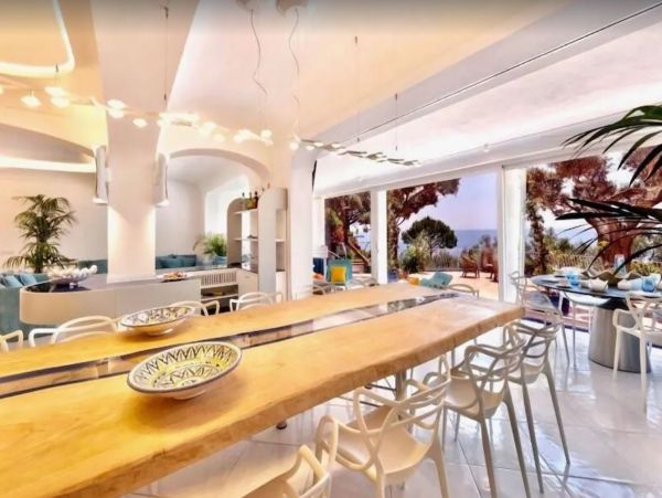 Luxury Vacation Villa in Sorrento with Private Pool & Hot Tub