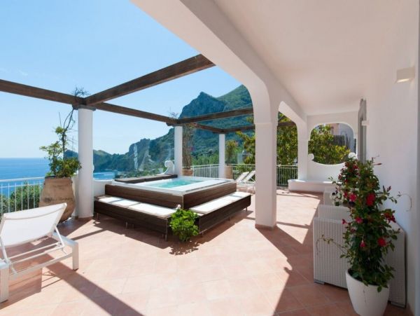 Luxury Vacation Villa in Sorrento with Private Pool & Hot Tub