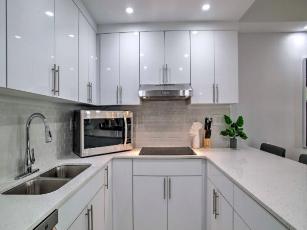 Sunny Isles Resort Condo 1/2 mile to the beach