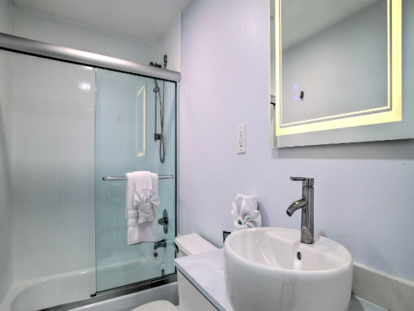 Sunny Isles Resort Condo 1/2 mile to the beach