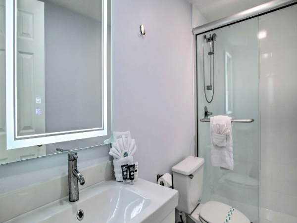 Sunny Isles Resort Condo 1/2 mile to the beach