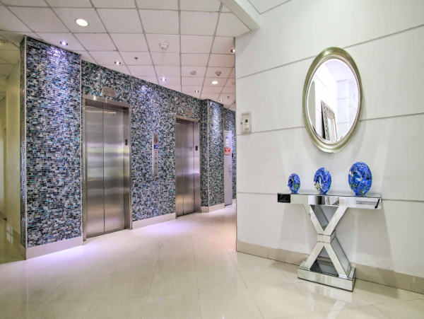 Sunny Isles Resort Condo 1/2 mile to the beach