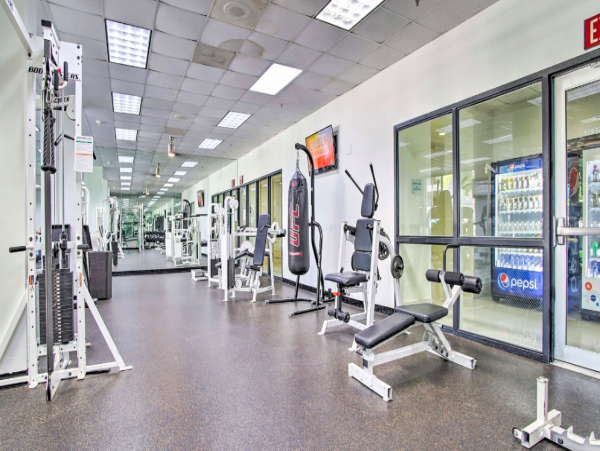 Sunny Isles Resort Condo 1/2 mile to the beach