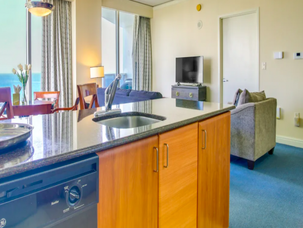 Beachfront High rise Condo with Pool & Tennis court