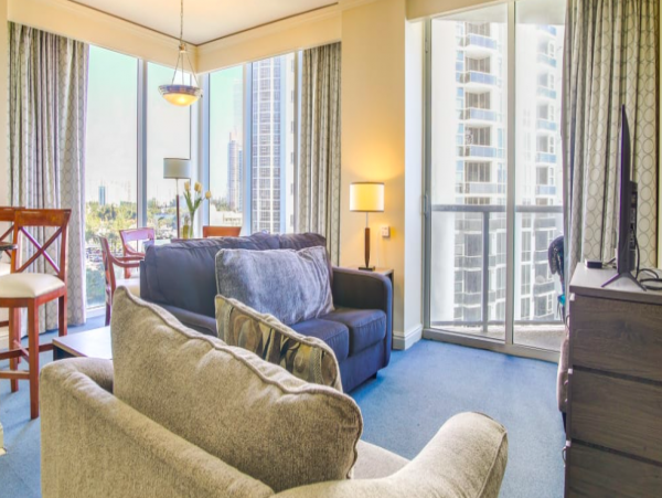 Beachfront High rise Condo with Pool & Tennis court