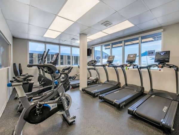 Cozy Vacation Studio Rental in Sunny Isles Beach Right on Beach