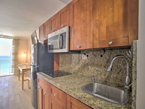 Sunny Isles Vacation Studio Four Guests Walk to Beach