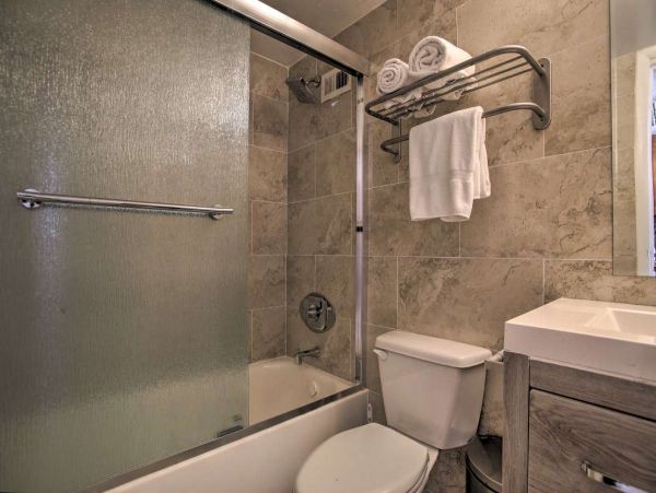 Sunny Isles Vacation Studio Four Guests Walk to Beach