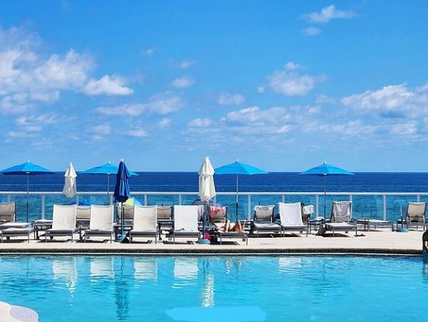 Sunny Isles Vacation Studio Four Guests Walk to Beach