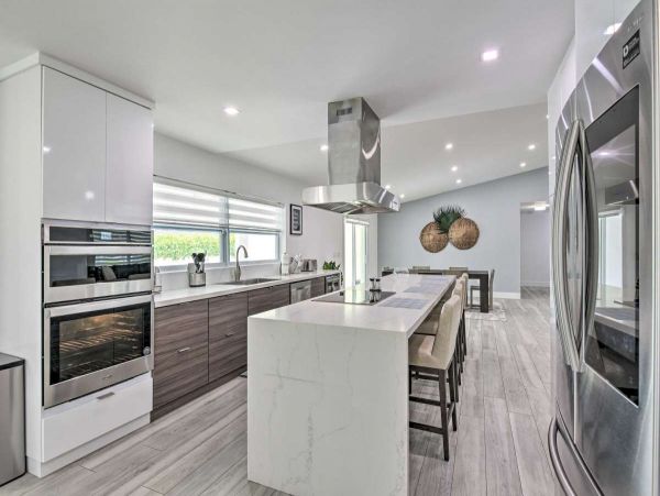 Gorgeous 5 Bedroom Vacation Home with Private Pool