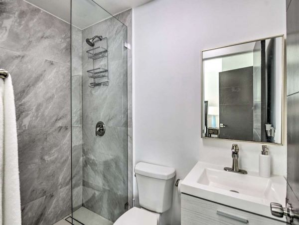 Gorgeous 5 Bedroom Vacation Home with Private Pool