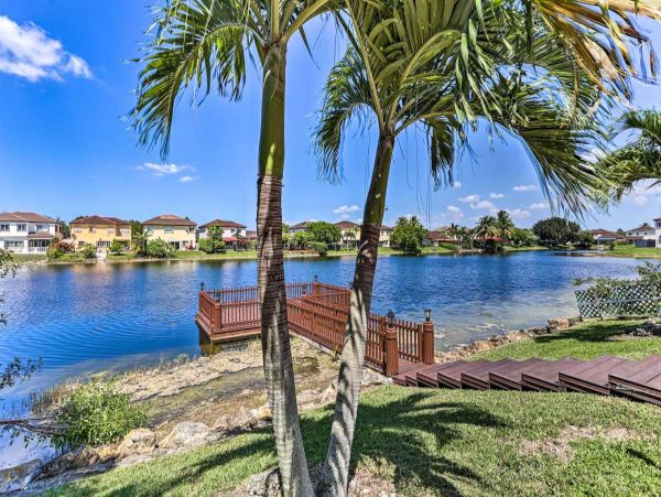 Miami Beach 4 Bedroom Home with Pool & Dock