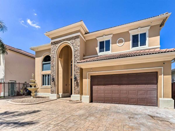 Miami Beach 4 Bedroom Home with Pool & Dock