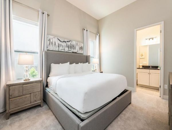 Bears Den Luxury Rental on 18th Hole