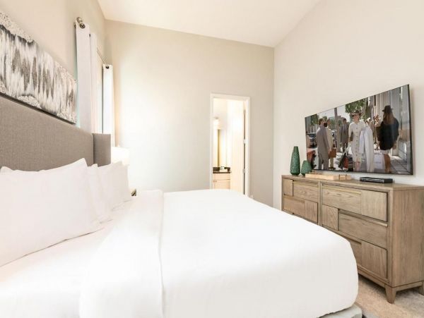 Bears Den Luxury Rental on 18th Hole