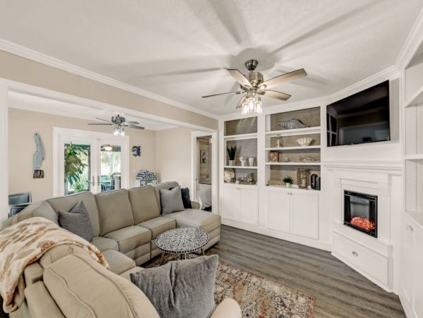 Gorgeous Vacation Home with Private Pool Sleeps 12