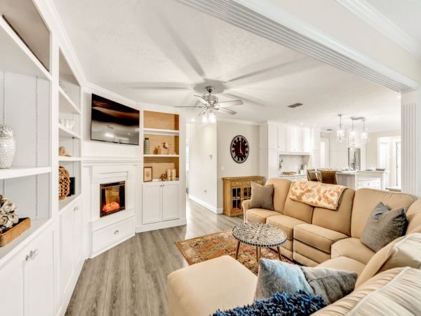 Gorgeous Vacation Home with Private Pool Sleeps 12