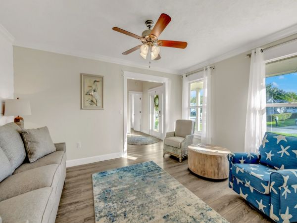 Gorgeous Vacation Home with Private Pool Sleeps 12