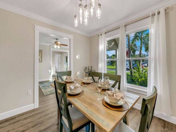 Gorgeous Vacation Home with Private Pool Sleeps 12