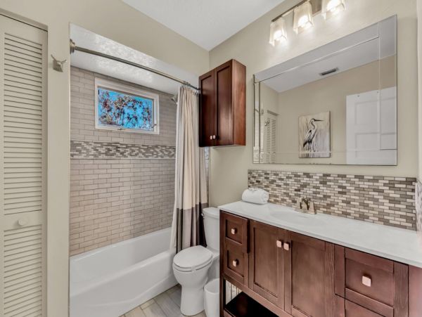 Gorgeous Vacation Home with Private Pool Sleeps 12