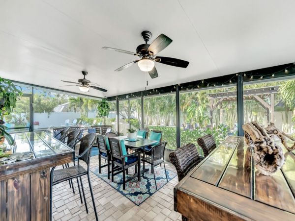 Gorgeous Vacation Home with Private Pool Sleeps 12
