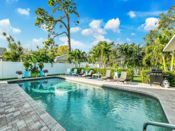 Gorgeous Vacation Home with Private Pool Sleeps 12