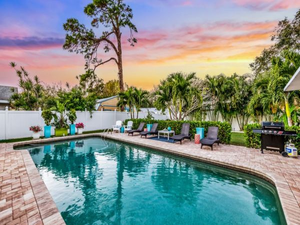 Gorgeous Vacation Home with Private Pool Sleeps 12