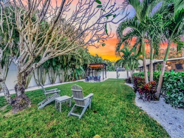 Gorgeous Vacation Home with Private Pool Sleeps 12