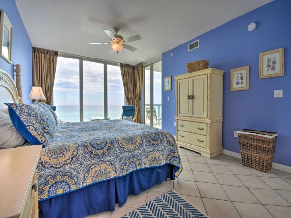 Navarre Beach Three Bedroom Vacation Condo Right on the Beach